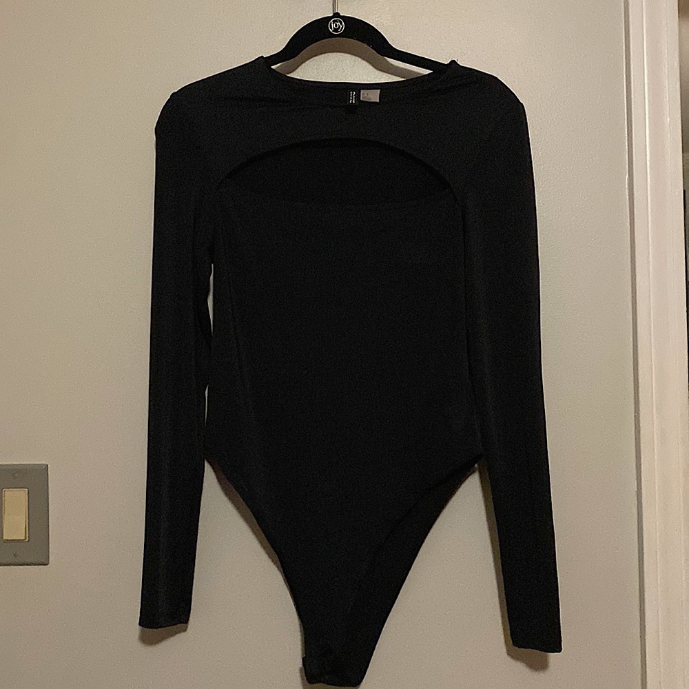 Black Cut-out Long-Sleeve Bodysuit